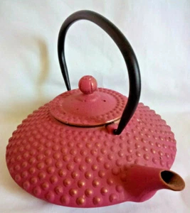 Just Teazen Cast Iron Hobnail Japanese Tea Kettle 27oz. / 0.8L Red w/ Gold - Picture 1 of 12