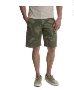 Wrangler Cargo Camo Shorts Mens 40 Green Khaki Military Chino Outdoors NEW TAGS - Picture 1 of 7