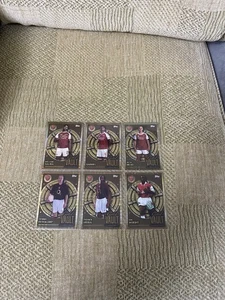 Tarjetas de fútbol americano Topps Arsenal Collectors Tin 2025 Gold Vault edición limitada X6 - Imagen 1 de 12