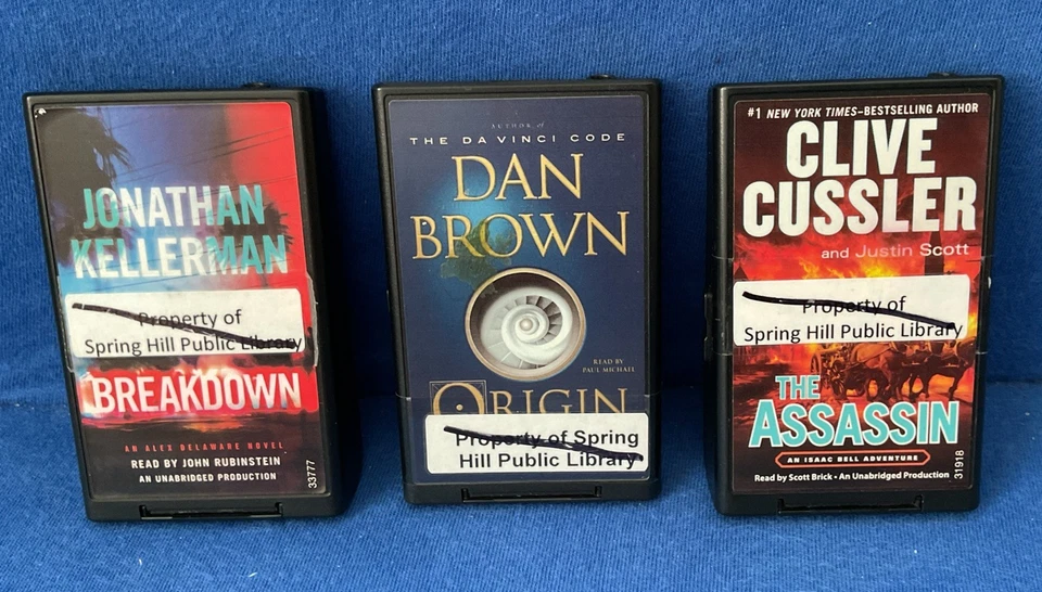 Lot of 3 -Playaways Audio Books By Dan Brown, Clive Cussler & Jonathan Kellerman Foto 1 de 2