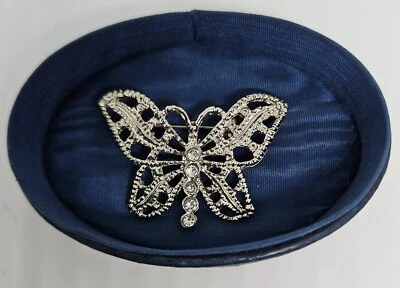 Серебряный тон бабочка брошь булавка с белыми камнями на теле вау! - Изображение 1 из 2