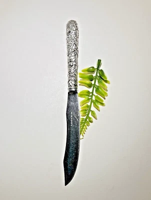 Cuchillo para tallar mango Repoussé plata esterlina S.Kirk & Son Co. 9-1/2" (1896-1924) Foto 1 de 4