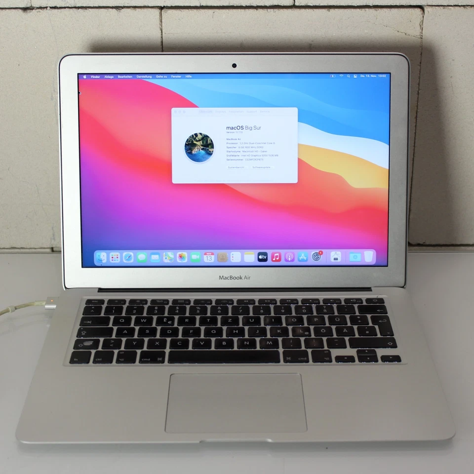 MacBook Air 13" - A1466 (2013) - 1,3 GHz i5 8GB DDR3 128GB - 13 Zoll - Silber - Bild 1 von 4