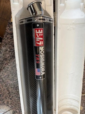 Yoshimura TRS Tri Oval carbon muffler 00- 04 various GSXR 600 750 1000 Suzuki - Image 1 of 4