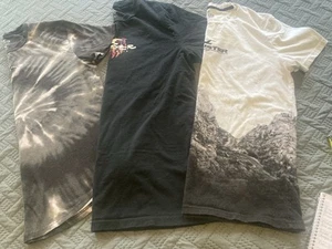 HOLLISTER CALIFORNIA T SHIRT 2 GRAY AND WHITE SIZE S & 1 BLACK SIZE M - 3 SHIRTS - Picture 1 of 11