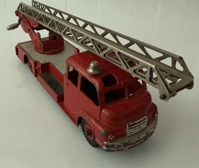 Dinky Supertoys #956 Turntable Fire Escape Truck - Image 1 of 4