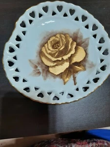 Schale Herzform weiß mit Gold Rose in der Mitte wunderschön MEDM 1977 - Bild 1 von 2