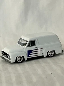 Johnny Lightning 1:64 Scale Woodys & Panels 1955 Ford, White - Picture 1 of 13