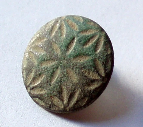 ANCIENT ANTIQUE HAND ENGRAVED BUTTON ARTIFACT / PRIMITIVE COLONIAL Cover