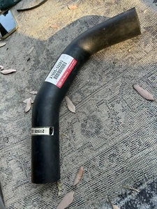 2000 UD Truck 2000 Die 6cyl Lwr Radiator 21505-32Z63 OEM . ID 1 5/8, OD 2 1/4 .N - Bild 1 von 5