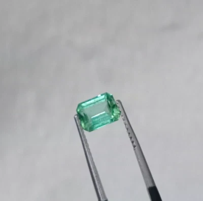 1.5 Carat Natural Cut Green Color Tourmaline Loose Gemstone From Afghanistan - Image 1 of 4