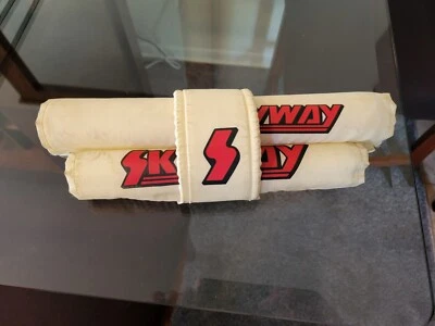 Skyway BMX Pads 白色原装 80 年代 NOS BMX Oldschool 垫套 — 第 1/4 张图片