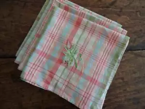 APRIL CORNELL CORAL Green Yellow Embroidered ROSEBUD FLORAL NAPKINS 4PC - Picture 1 of 4