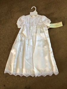 Neu mit Etikett ~ Alexis USA ~ Taufkleid mit Haube (39 $) 9 Monate - Bild 1 von 1