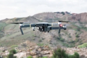 DJI Mavic Pro Fly More Combo - Picture 1 of 4