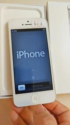 📱 98%new Apple iPhone 5 16GB - Unlocked white IOS 6 sealed 📱 - Image 1 of 4