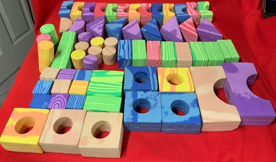 Lote de 62 bloques de construcción de espuma de madera suave y segura Verdes Toys colores surtidos Foto 1 de 4