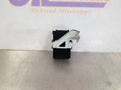 18 2018 TOYOTA TACOMA SR5 NETWORK GATEWAY CONTROL MODULE 8910004030 - Image 1 of 4