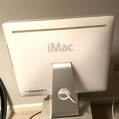 Vintage 2007 iMac PC A1207 (does not power on) For Parts - Image 1 of 4
