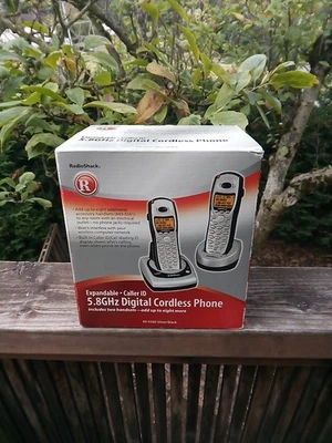 Radio Shack 5.8 GHz 数字无绳电话 手机 底座 43-5560 银色/黑色  — 第 1/4 张图片