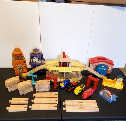 Big Chuggington Wooden Railway Train + Buildings Accessories Lot works w/ Thomas Cover