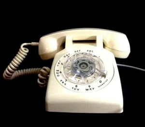 Vintage Rotary Phone Dial Almond Desk Top Telephone ITT Model 500 - Picture 1 of 11