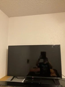 40inch Smart TV With DVD Player - Picture 1 of 2