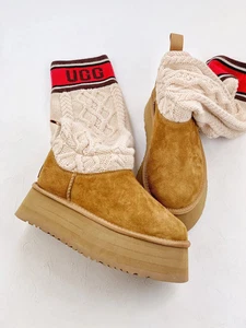 UGG 1144045 Stivali Scanalati di lana con logo in pelle scamosciata colore camme - Bild 1 von 10