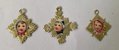 Christbaumschmuck:  3 kleine Dresdner Pappe Sterne mit antiker Baby Oblate 3 - Bild 1 von 4