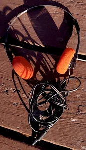 Cuffie stereo stile vintage anni 80 schiuma arancione jack 3,5mm 1/8" FUNZIONANTI TESTATE - Foto 1 di 1