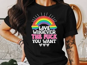 Camiseta Love Whoever You Want - Camiseta de amor inclusiva Orgullo LGBTQ Igualdad - Imagen 1 de 17