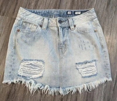 Minifalda Miss Me Jean envejecida para mujer talla 28 denim dobladillo deshilachado tiro alto Foto 1 de 4
