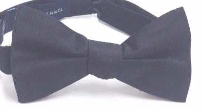 $125 Tommy Hilfiger Hombres Negro Sólido Pajarita Vestido Seda Clásico Ajustable Pajarita Foto 1 de 4