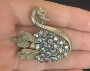 VINTAGE CORO SWAN BLUE AURORA BOREALIS AB RHINESTONE SILVER TONE BROOCH - Picture 1 of 10