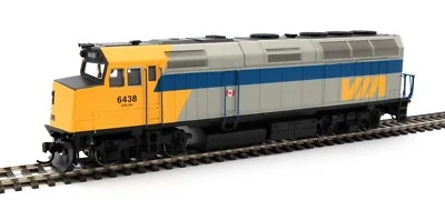 Walthers Mainline HO 910-9476 VIA EMD F40PH Diesel Locomotive DC - Image 1 of 4