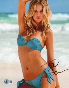 SEXY Toni Garrn SPORTS ILLUSTRATED Autographed Signed 8x10 Photo Beckett BAS - Picture 1 of 2
