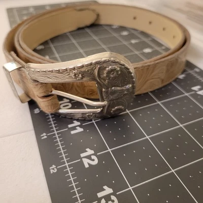 Cinturón Bronceado Para Mujer Estampado Floral Cinturón Bronceado con Hebilla Plateada Agujeros a 31"-35" Foto 1 de 4