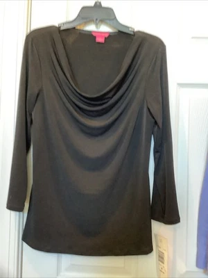 *Blusa SUNNY LEIGH gola redonda manga longa preta elástica, média, nova - Imagem 1 de 4