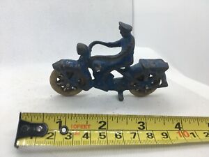 1930's HUBLEY CAST IRON POLICE MOTORCYCLE WITH RIDER 