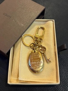 Bolso LOUIS VUITTON Charm Dorado Porto Cle Maison Metal M65086 LV - Imagen 1 de 23