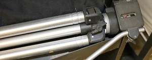 Stativ Metallic Old School Tri Pod stabil für Video- oder Fotokameras - Bild 1 von 2
