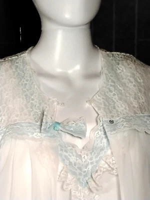 Miss Elaine Delicado Peignoir Camisón Bata Dos Piezas Azul Borde Encaje Pequeño LEER Foto 1 de 4