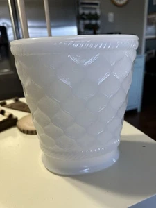 VTG EO BRODY CO. MILK GLASS DECORATIVE VASE 7.5” Tall Oval Rope Braid - Picture 1 of 4
