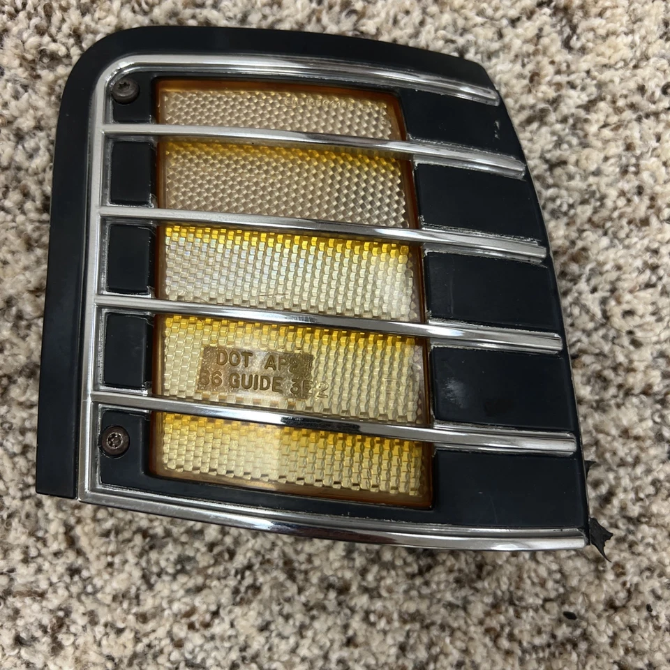 Oldsmobile Toronado 1987 pasajero izquierda lámpara de señal 16504446 OEM usado Foto 1 de 4