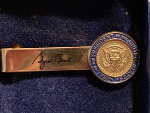 Vintage George Bush 41st Presidential Seal Tie Clip Bar - Bild 1 von 3