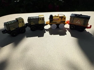 Mini treno Thomas And Friends 4 treni in un unico lotto - Foto 1 di 15