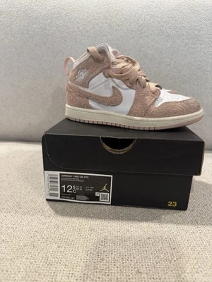 Jordan 1 Mid SE (PS) Talla 12.5c Foto 1 de 4