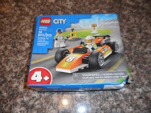 LEGO City Rennwagen 60322 Bausatz - für Kinder ab 4 Jahren - BRANDNEU - Bild 1 von 3