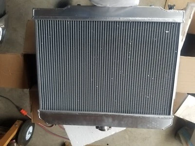 Mopar, Chrysler 300, Dodge, Plymouth, Fury Radiator 1960,1961,1962,1963,1964 - Image 1 of 4