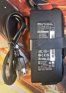 🔥*USATO* Caricabatteria adattatore originale OEM 280W RC30-042 per Razer Blade GaN 🔥 - Foto 1 di 2